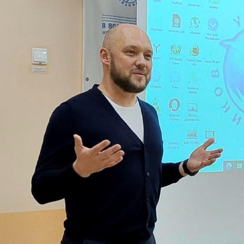 <p>Антон Поддубный</p>