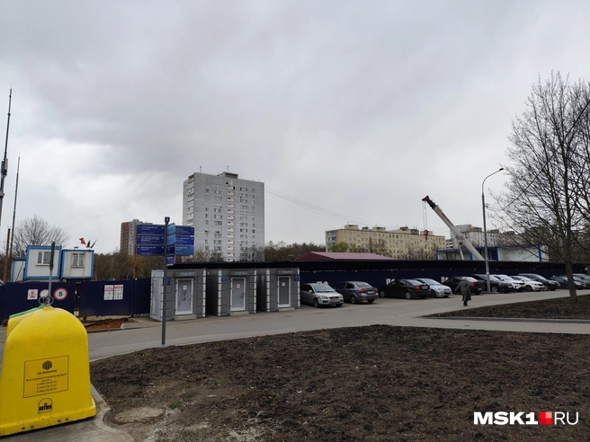 Вид на стройплощадку станции «Бирюлево» в апреле 2026-го | Источник: Игорь Мещанев / MSK1.RU