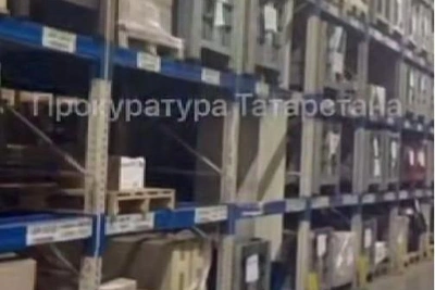 В Набережных Челнах оператора насмерть придавило на складе