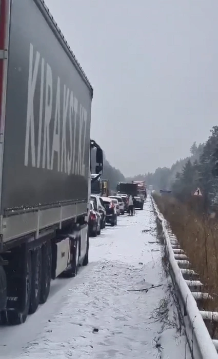 Пробка из грузовиков и не только | Источник: БашДТП / Telegram