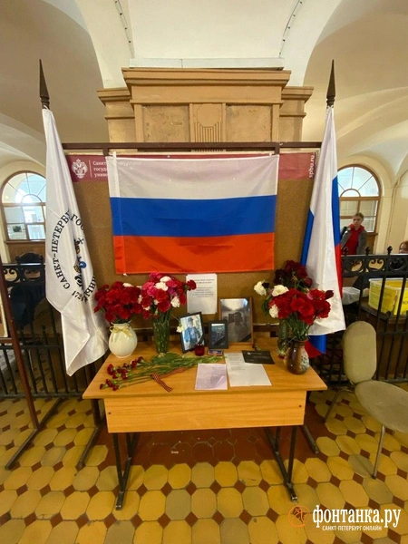 Десять студентов СПбГУ могут отчислить за иронию над гибелью универсанта-добровольца | Источник: Федор Данилов / «Фонтанка.ру»
