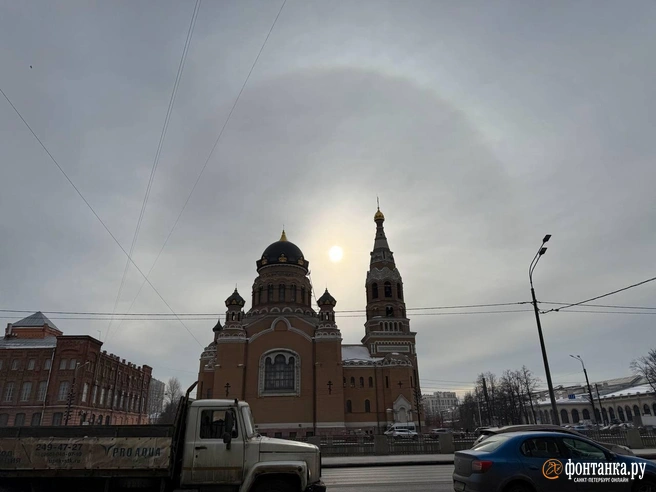 Петербургское солнце примерило нимб | Источник: Валентин Егоршин / «Фонтанка.ру»