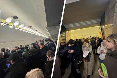 Пассажиры столпились на станциях из-за сбоя в метро