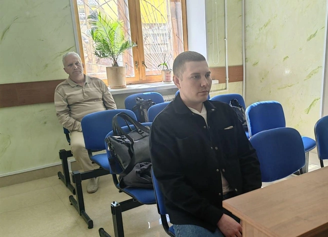 На заседании присутствовал отец подсудимого, который работает в школе в Захаровском районе | Источник: Кристина Мельникова / YA62.RU