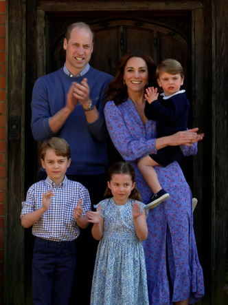 Будущее монархии: как одеваются юные наследники королевских семей