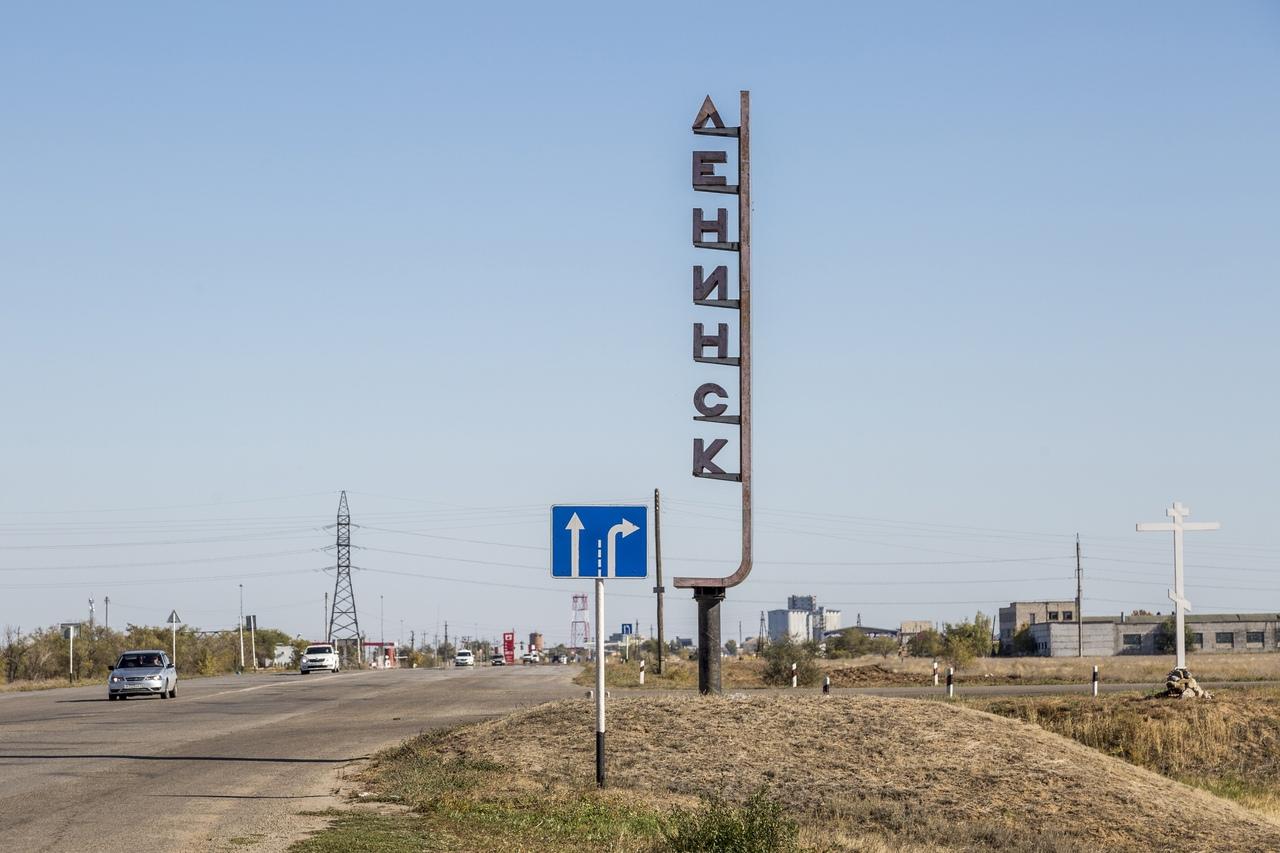 Под Волгоградом со дна реки достали автомобиль с трупом