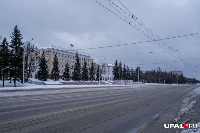 Ну когда вы еще увидите пустым проспект