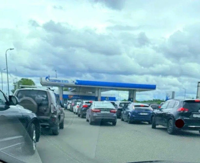 Очереди на заправках в Московской области резко выросли | Источник: ГородОК Жуковский Раменское / T.me