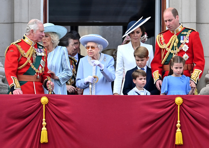Роковые мгновения: только два члена королевской семьи успели проститься с Елизаветой II