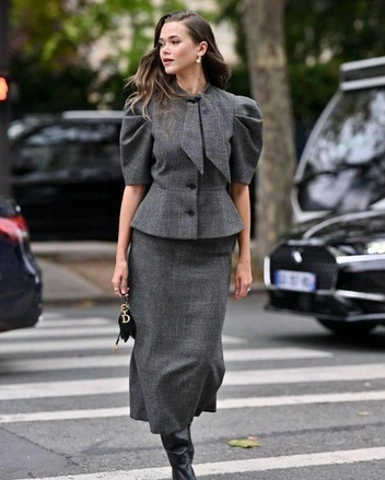 Присмотритесь к костюмам с юбкой&nbsp;— отличный вариант для офиса | Источник: ru.pinterest.com