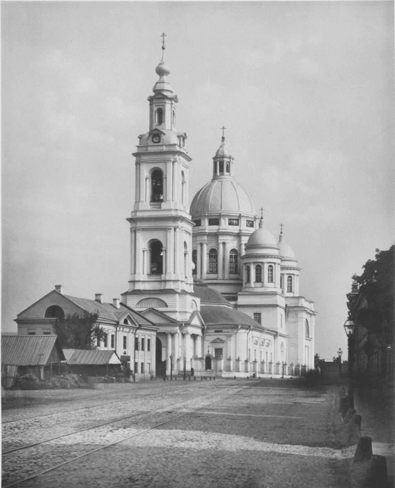 Источник: Собор на фото Николая Найденова, 1884 год