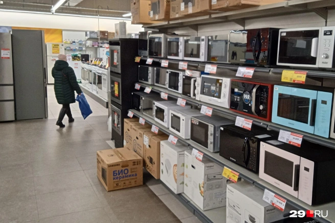 Микроволновки сегодня — не самая дорожающая техника, но и на них тоже меняют ценники | Источник: Юрий Скородумов
