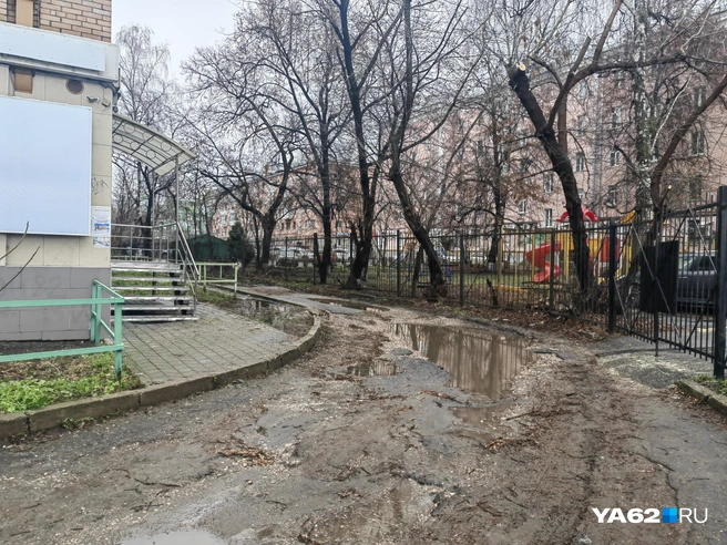 Дорога в районе площади Победы | Источник: Кристина Мельникова / YA62.RU