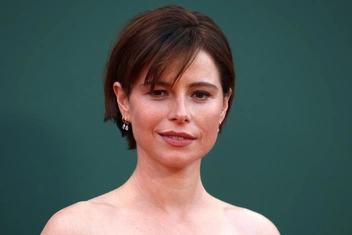 Хайп вокруг Джесси Бакли: 5 главных фактов о звезде «Хамнета»