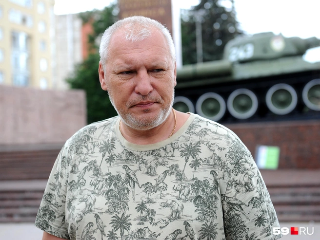 Олег считает, что если человек уверенно стоит на ногах, то он может завести семью в любом возрасте  | Источник: Ирина Тропина / 59.RU