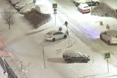 Автохамы заняли пешеходные зоны в Солнечном