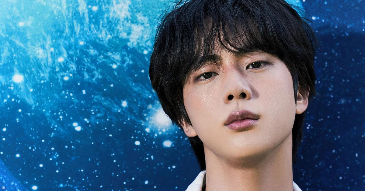 Семья джина. Джин БТС. Джин БТС 2022. BTS Jin Astronaut. Джин the Astronaut.