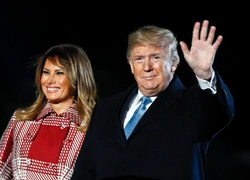 Что не так с рождественской открыткой Трампов