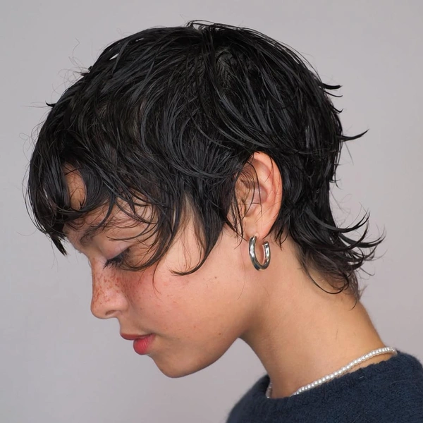 короткие стрижки, короткая стрижка женская, модные короткие стрижки, короткие стрижки 50, короткая стрижка с челкой, короткие стрижки 2025 женские, стрижка на короткие волосы для женщин, стрижка на короткие волосы фото, короткие стрижки женские фото | Источник: Социальные сети