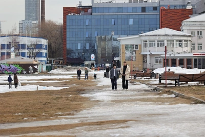 Екатеринбуржцы провели теплую субботу на свежем воздухе