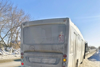 В Новосибирске автобус сломался, пассажиров высадили без компенсации