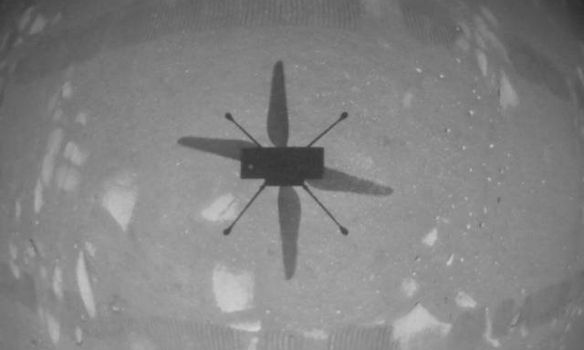 Вертолет НАСА совершил первый полет на Марсе
