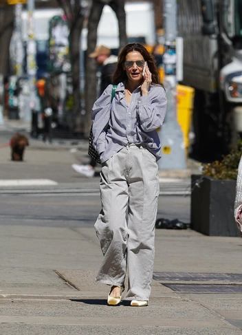 Идеальная база в офис: Кэти Холмс показывает, как одеться на работу в 2025 году | marieclaire.ru