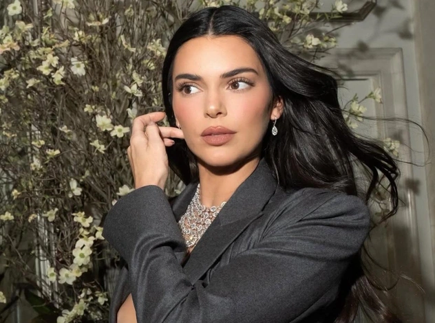 Список покупок: 11 средств L’Oreal Paris, которыми пользуется Кендалл Дженнер