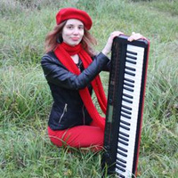 Аватарка The Piano Lady