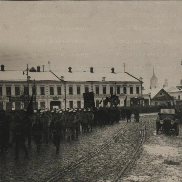 Демонстрация рабочих | Источник: Вакуленко Владимир Иванович, 7 ноября 1924 Тула / Тульский государственный архив