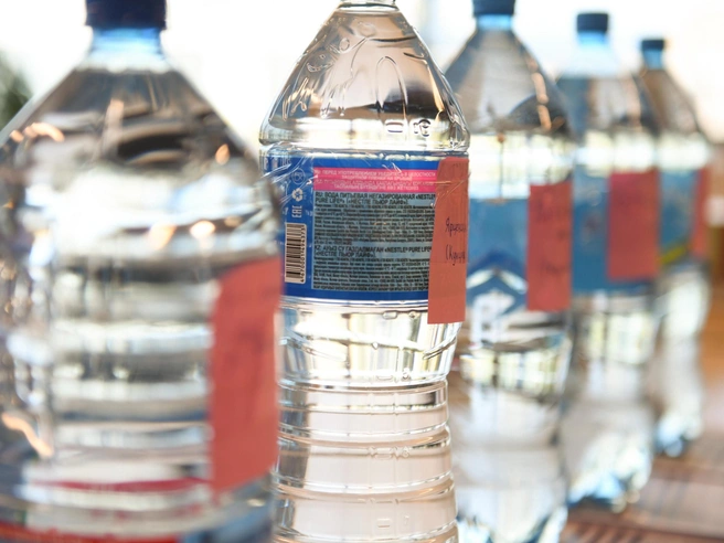 Роспотребнадзор в Новосибирске проводит проверки качества бутилированной воды | Источник: Артем Устюжанин / MSK1.RU