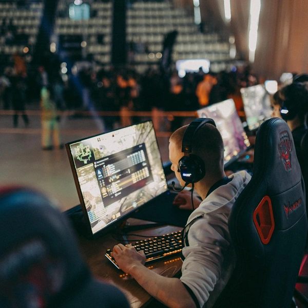 Кульминацией фестиваля традиционно стали гранд-финалы по Dota 2 и CS 2 | Источник: ООО&nbsp;«Е-ЛАЙТ-ТЕЛЕКОМ»
