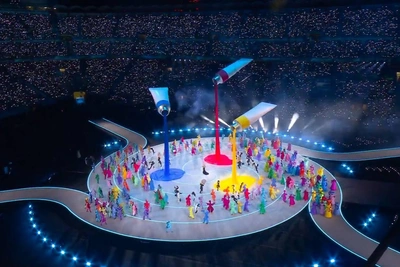 Открытие ОИ-2026: освистывание Вэнса и выступление Мэрайи Кэри