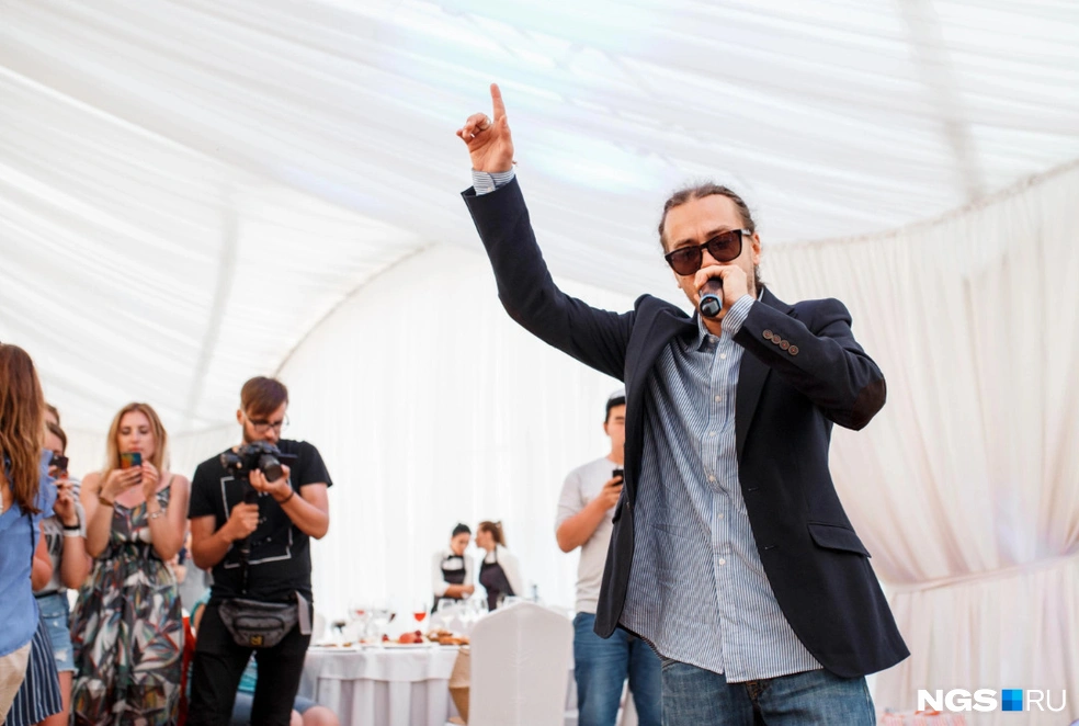 Песни отца в своем стиле Антоний отказывается перепевать из-за душевной травмы от потери | Источник: архив НГС