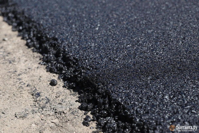 Почувствовали запах свежего асфальта? | Источник: Сергей Михайличенко / FONTANKA.RU