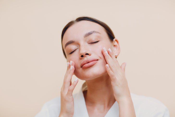 Как избавиться от черных точек на носу: 4 совета от дерматолога