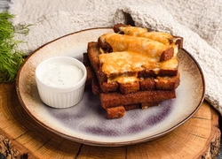 Попросит добавки: 5 сытных и вкусных закусок, которые оценит любой мужчина (нужно всего 10 минут)