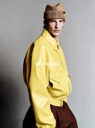 «Нет ничего хуже, чем пытаться быть крутым» — новая коллекция Balenciaga под руководством Пьерпаоло Пиччоли «Нет ничего хуже, чем пытаться быть крутым» — новая коллекция Balenciaga под руководством Пьерпаоло Пиччоли