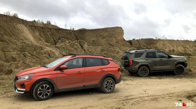Безусловный плюс Lada Iskra, особенно в версии Cross, — неплохая проходимость. Полного привода нет, но просвет в 20 см и терпеливая подвеска делают ее королевой грейдированных дорог | Источник: Артем Краснов