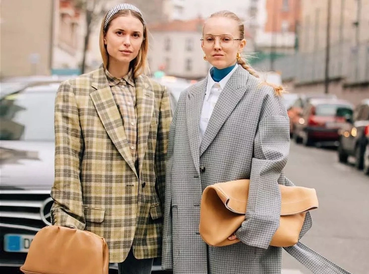 Модный блогер из Дании Pernille Teisbæk (слева)