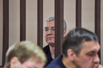 Экс-главу Самарской области госпитализировали перед судом