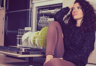 «Он был женат, но познакомил меня с мамой, а потом ушел… к третьей женщине. Зачем мы до сих пор общаемся?»