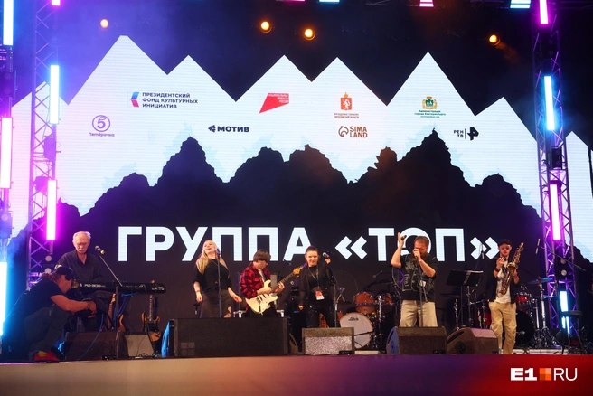 Группе было нелегко без своего лидера и друга, но Евгений Горенбург очень хотел, чтобы их музыка продолжала жить | Источник: Владислав Лоншаков / E1.RU