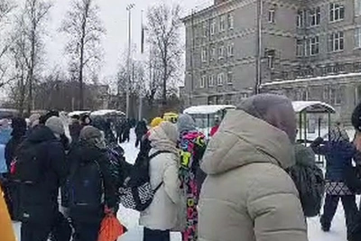 Fire at Avtovo Lyceum: 612 People Evacuated