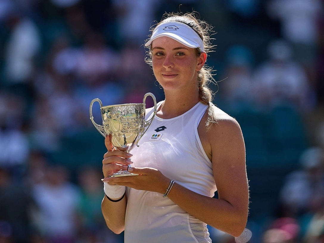 17-летняя россиянка выиграла юниорский Уимблдон впервые за 10 лет | marieclaire.ru