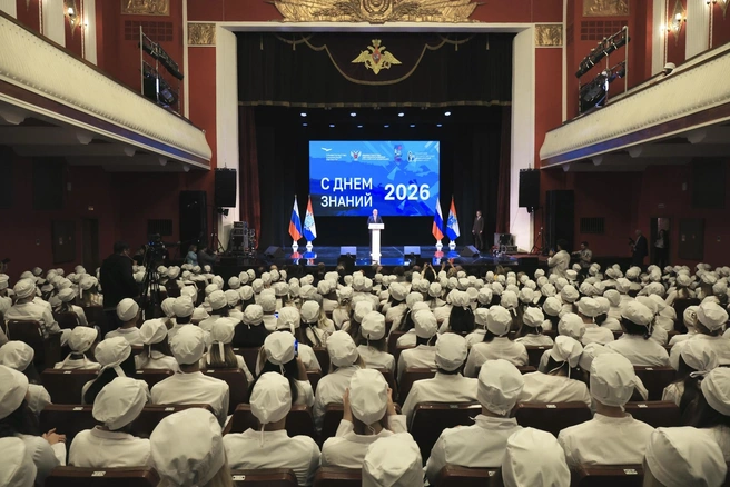 Губернатор Самарской области Вячеслав Федорищев принял участие в праздничном мероприятии Самарского медицинского университета | Источник: Иван Макеев