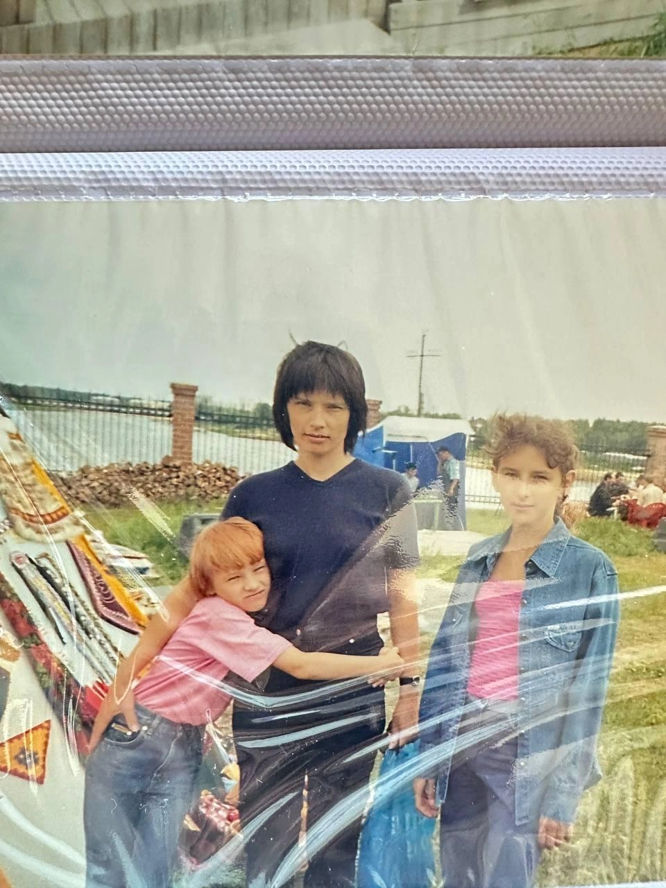 А тут мы в растерянности. Неужели в детстве Алене разрешали красить волосы? | Источник: Missalena92 / tg.com