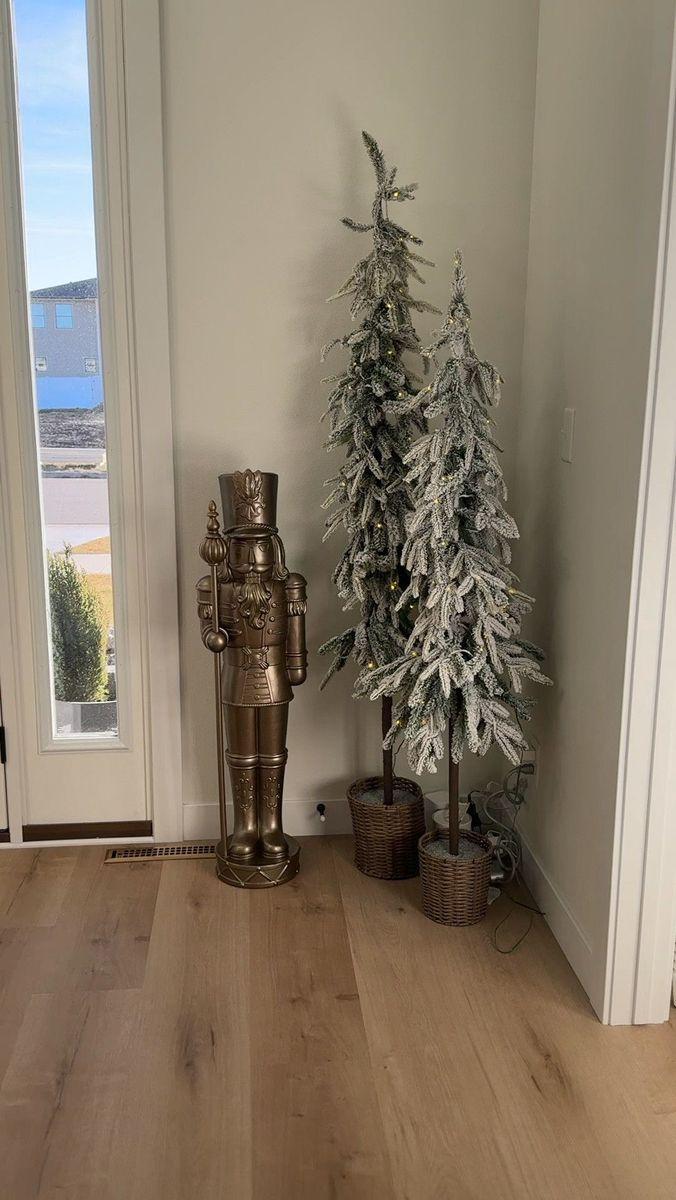 &laquo;Худая&raquo; елка: тренд-2026 для маленьких квартир