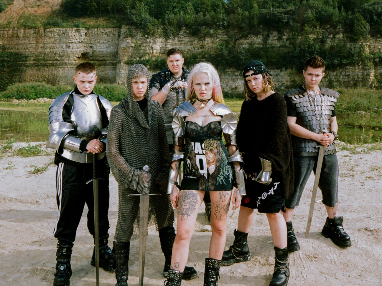 павлодар бандиты. дочки бандитов. дочки бандитов. маша алексеенкова дочь бандита. женщина бандит.