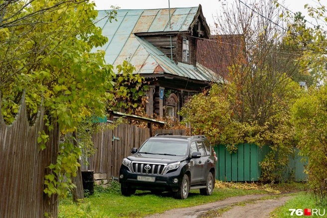 Сезон закончился и дачники приезжают подготавливать участки к зиме | Источник: Кирилл Поверинов / 76.RU